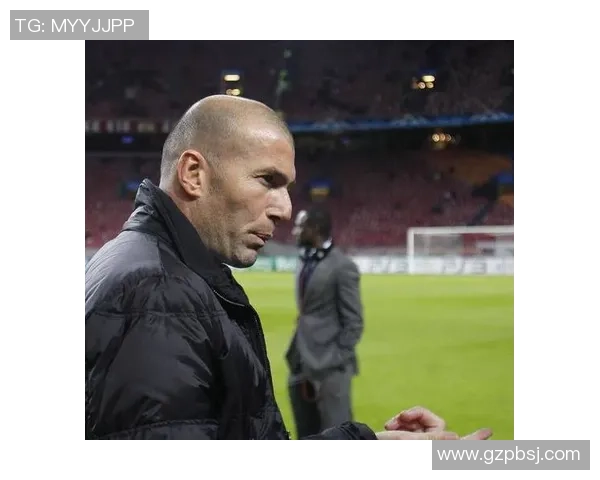 法德足球队明星球员分析与对比:从齐达内到穆勒的传奇历程与贡献 法德足球队明星球员分析与对比:从齐达内到穆勒的传奇历程与贡献